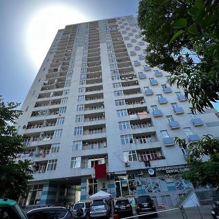 Nukri'S Apartment Batumi Exterior photo