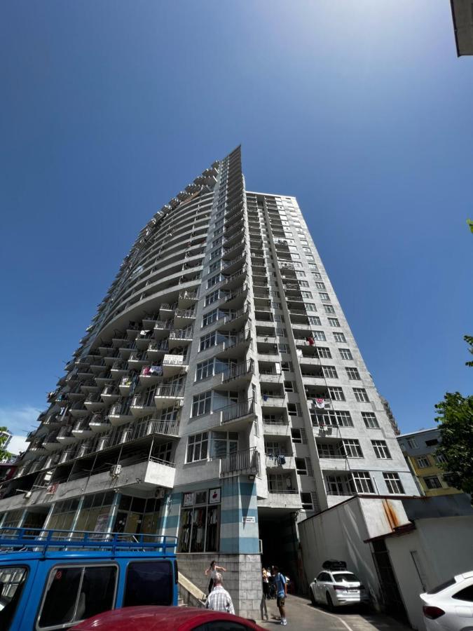 Nukri'S Apartment Batumi Exterior photo
